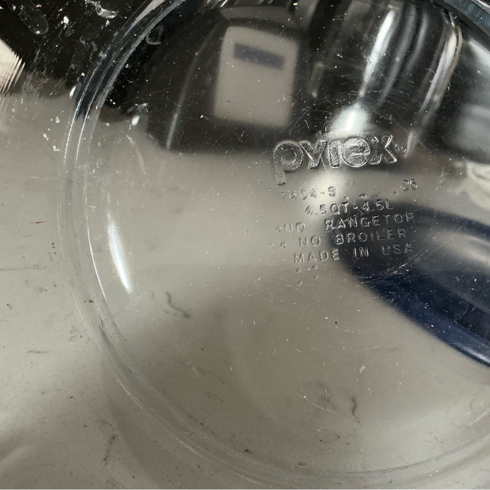 Pyrex 4.5 L ribbed clear glass mixing bowl with navy blue lid #7403-S - Picture 6 of 6